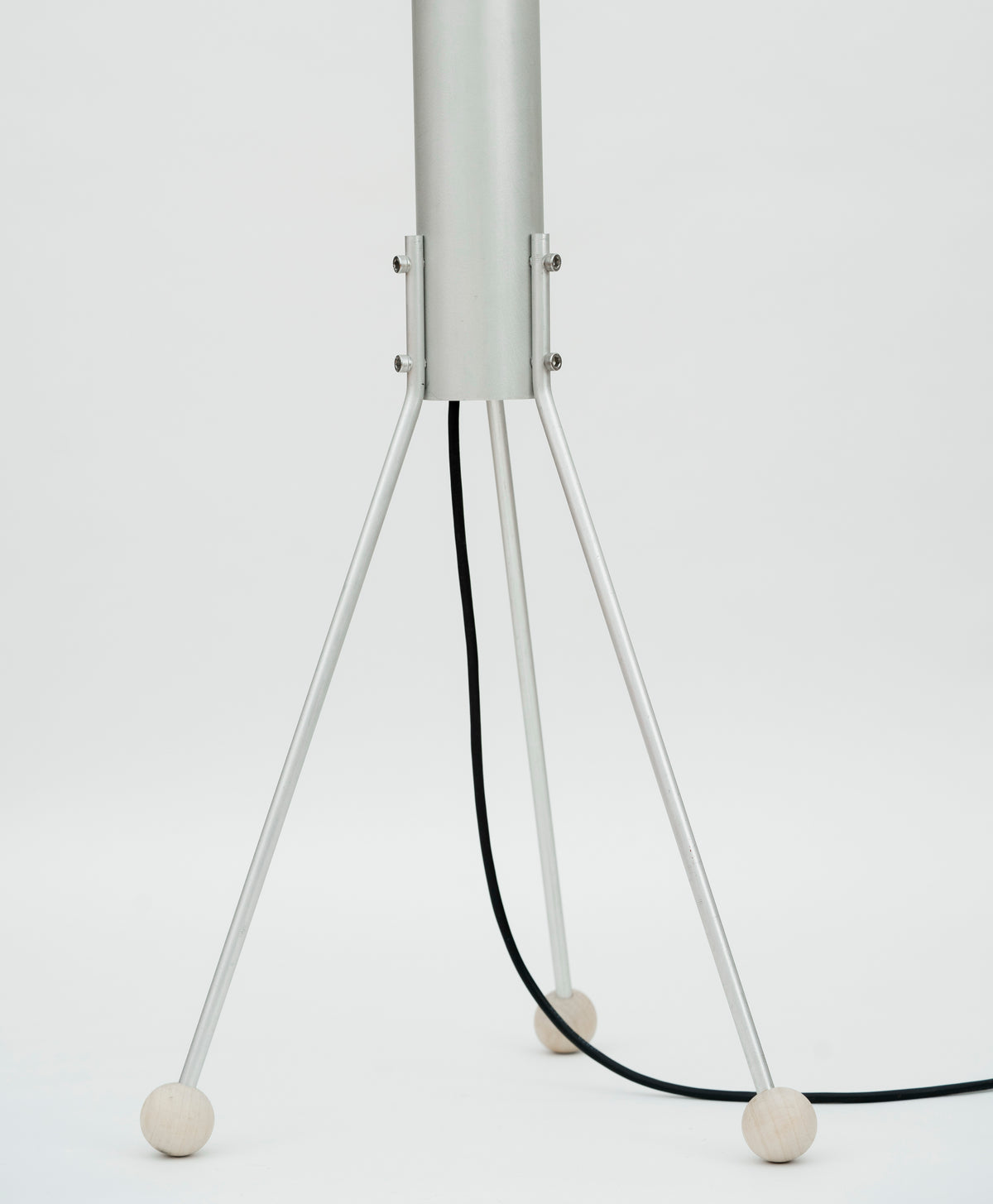 Very Tall Bánh Tráng Nhôm Lamp