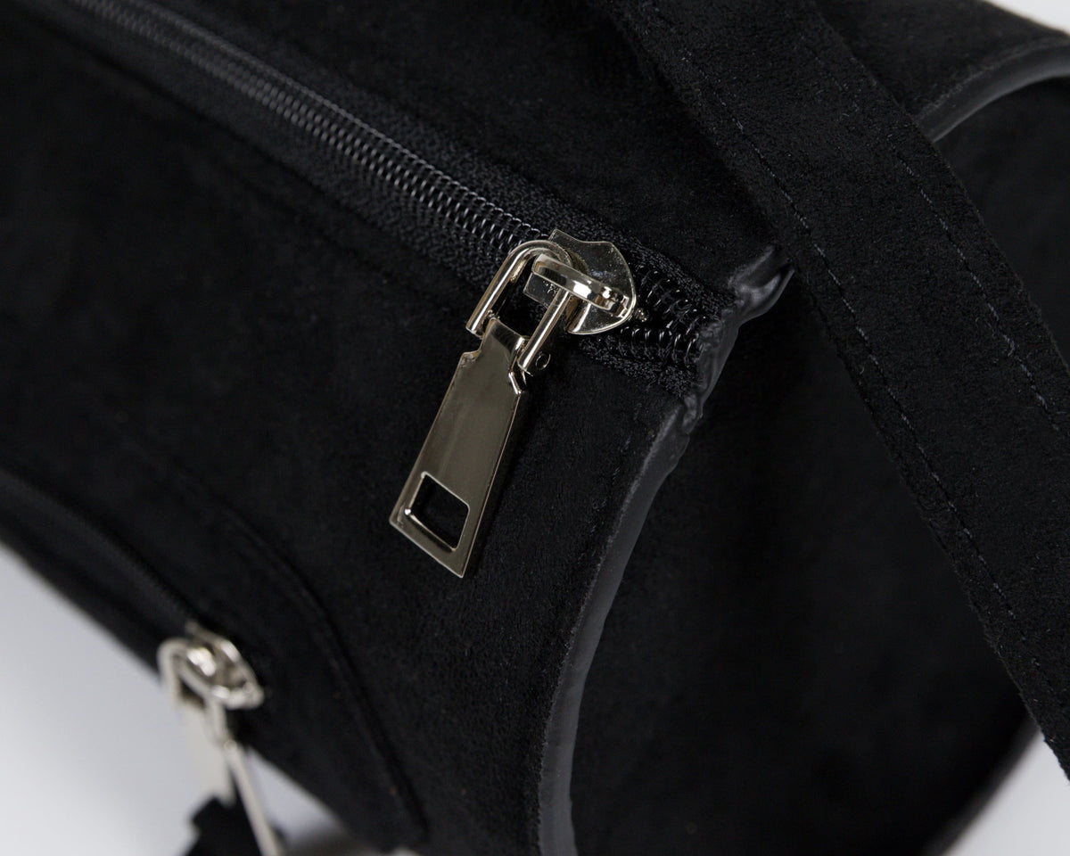 BLACK ROLLING BAG
