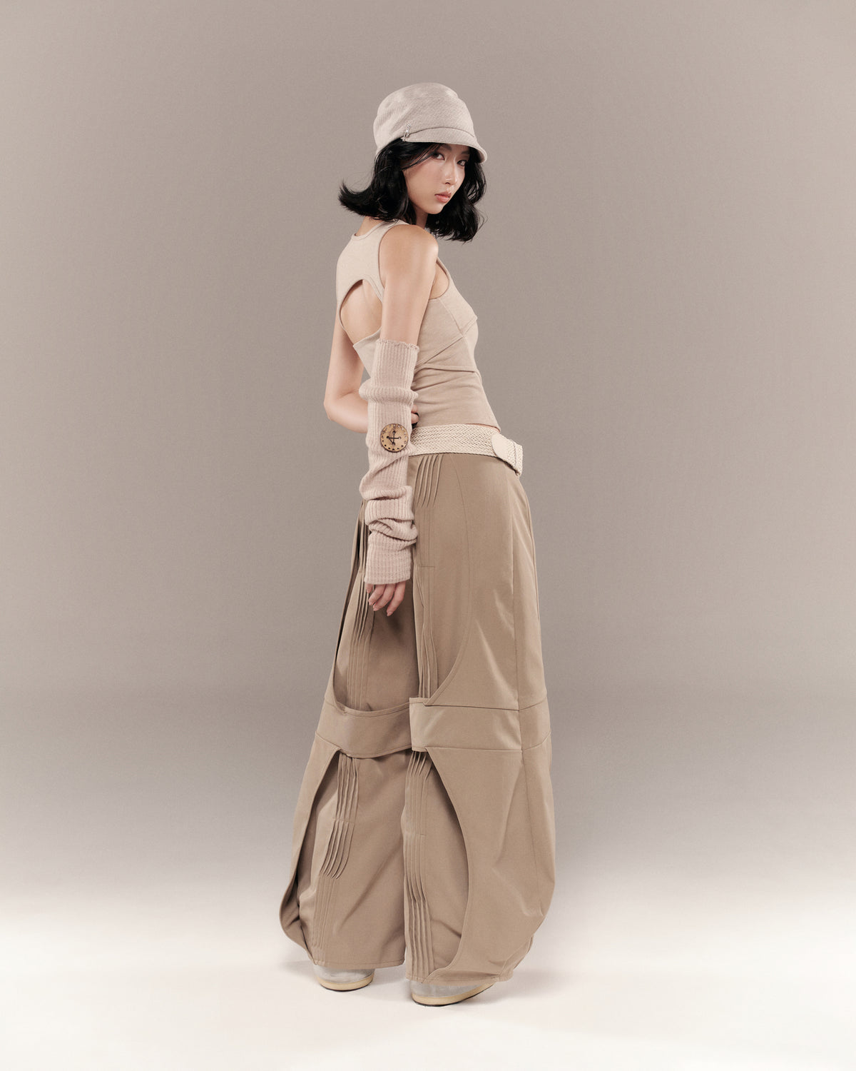 CONRAD SLEEVELESS TOP (SAND BEIGE)