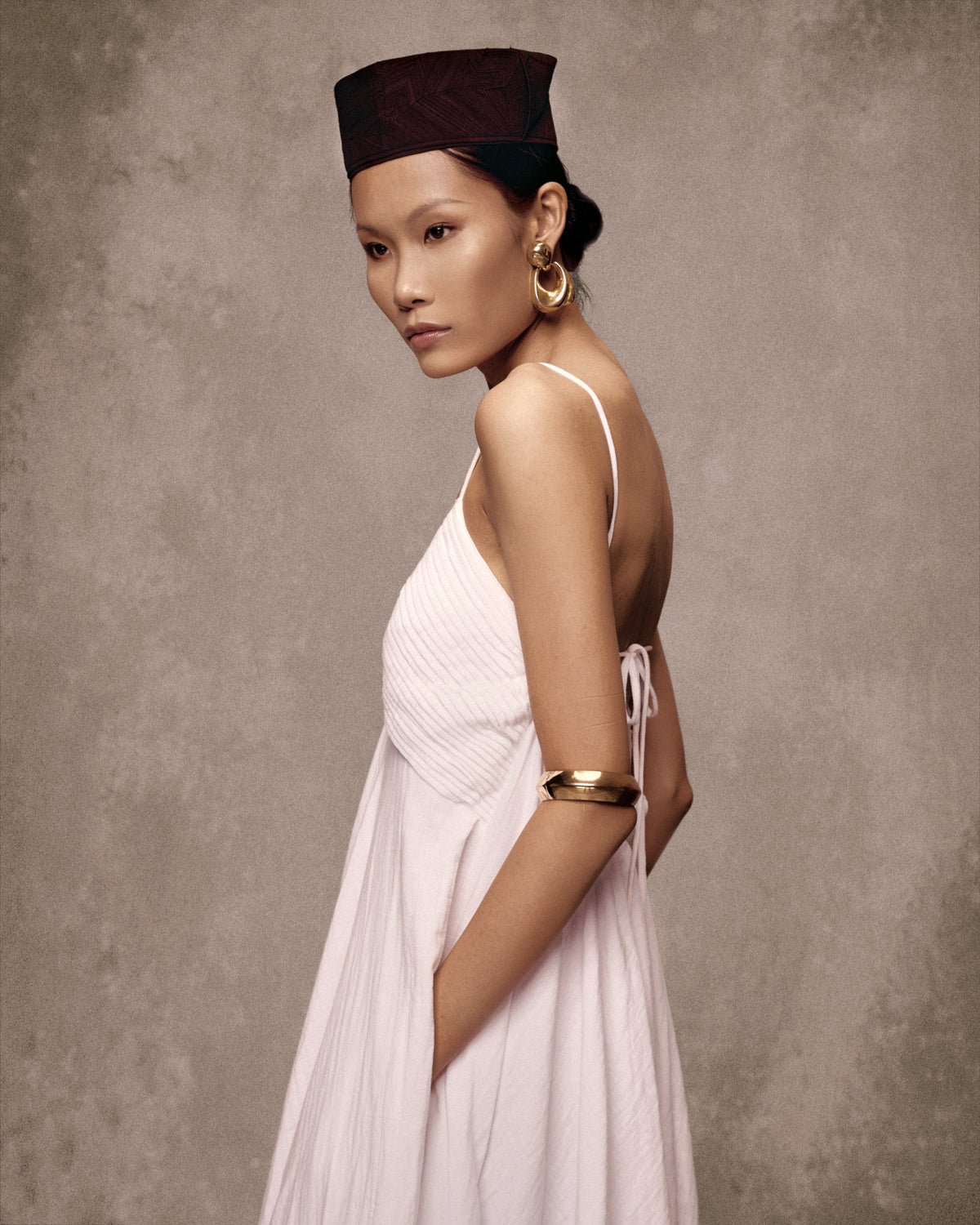 B?ch ??ng Muslin Gown AN HERITAGE ASTOUD