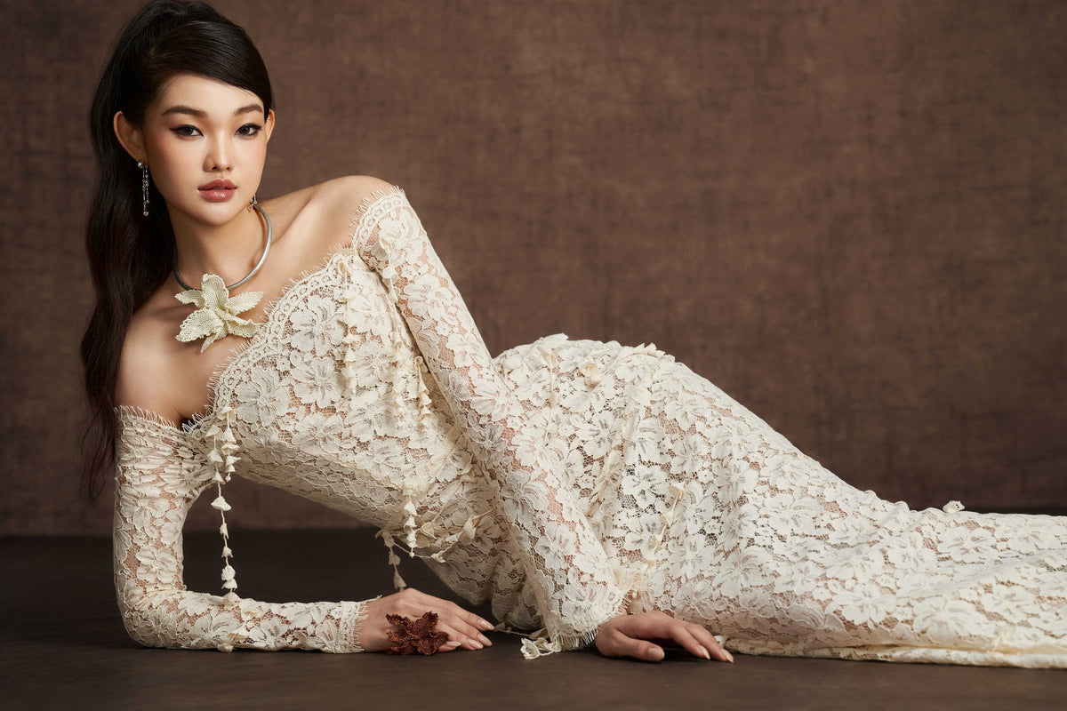 WHITE EMBROIDERED VINE DRESS
