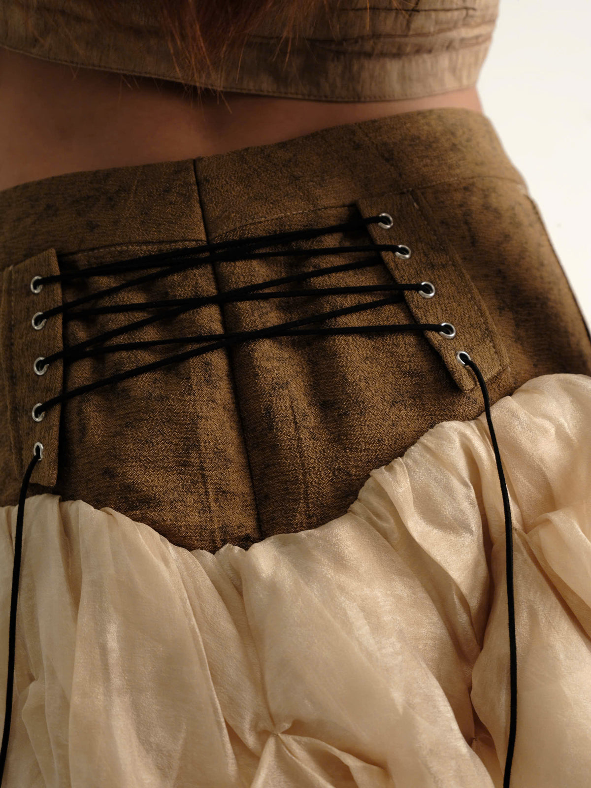 lang-linh-mini-skirt an heritage astoud