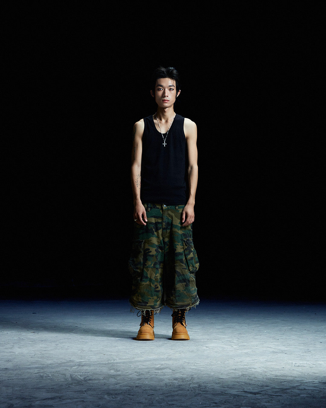 the-gigantic-wolf-tobacco-combat-boot thewolf astoud