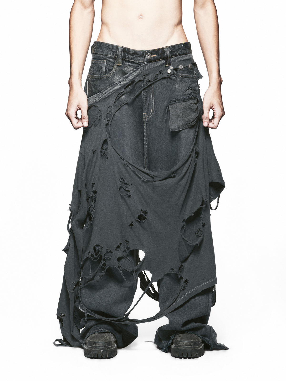 DAHINTER JEANS