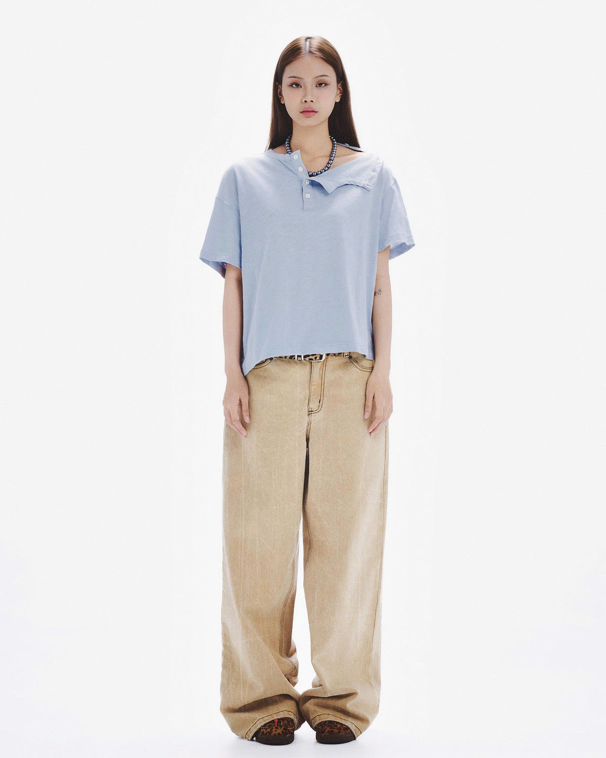 HENLEY SHOULDER BUTTON T-SHIRT ( ICY BLUE )
