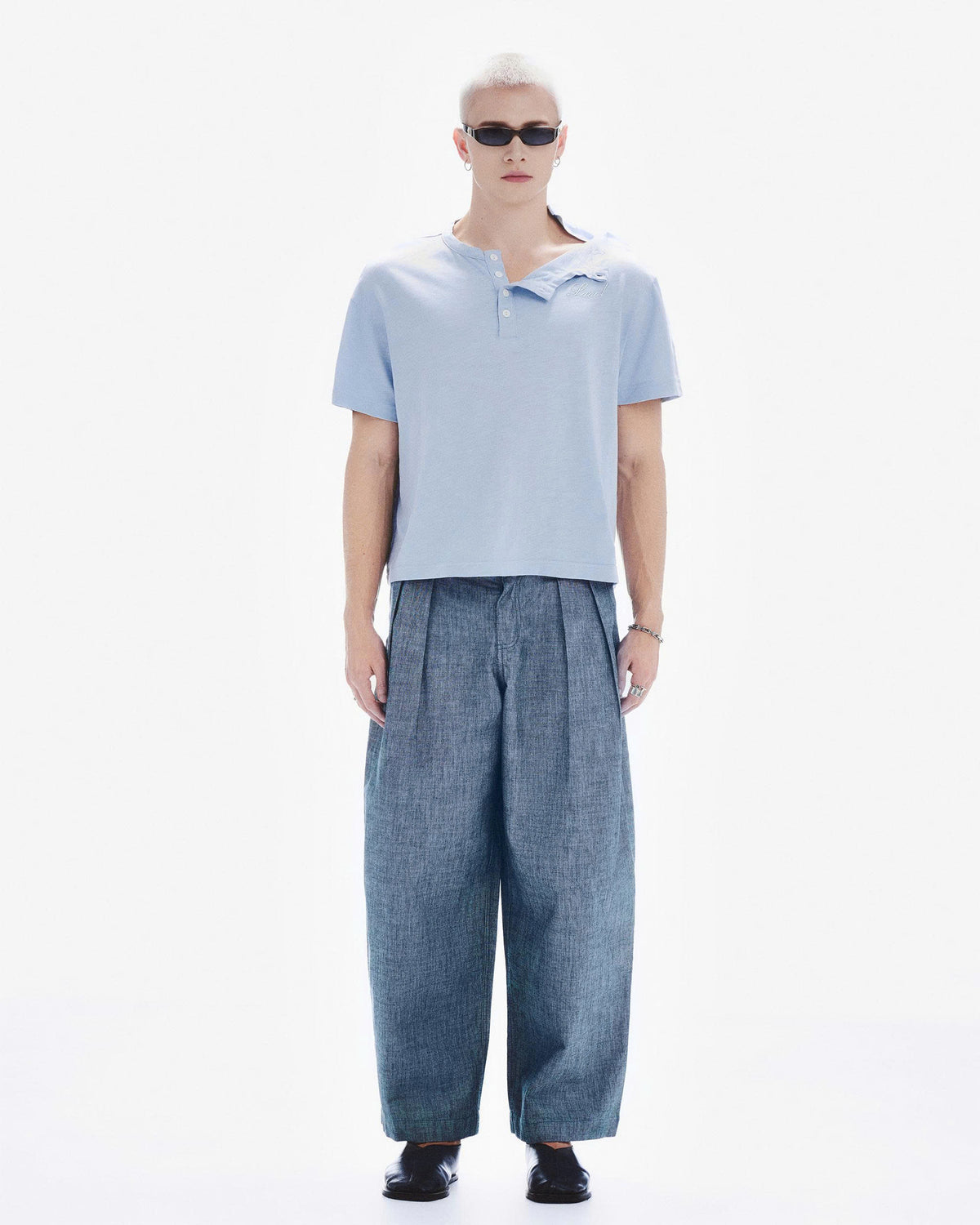 HENLEY SHOULDER BUTTON T-SHIRT ( ICY BLUE )