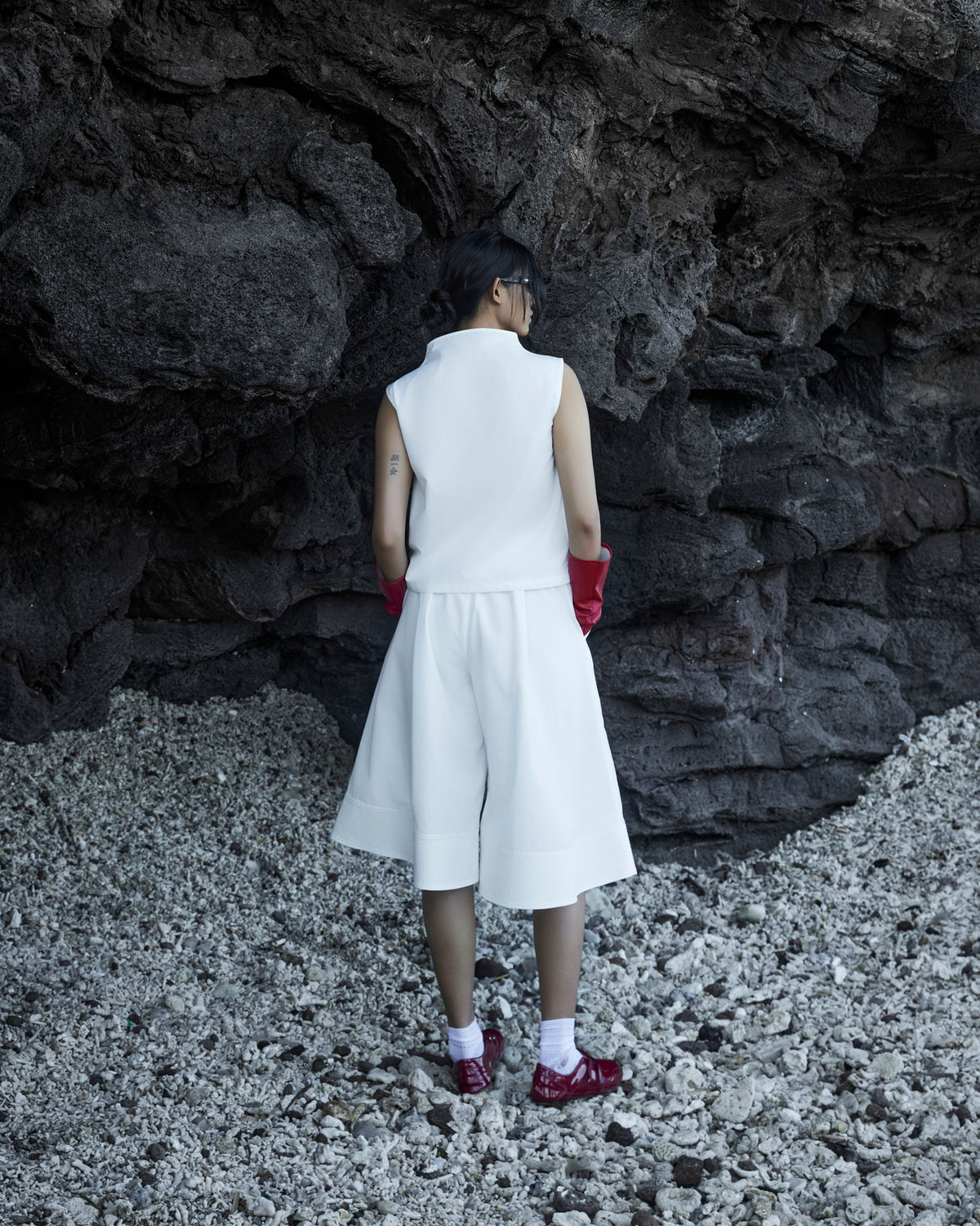 White "Bãi Cào" Short