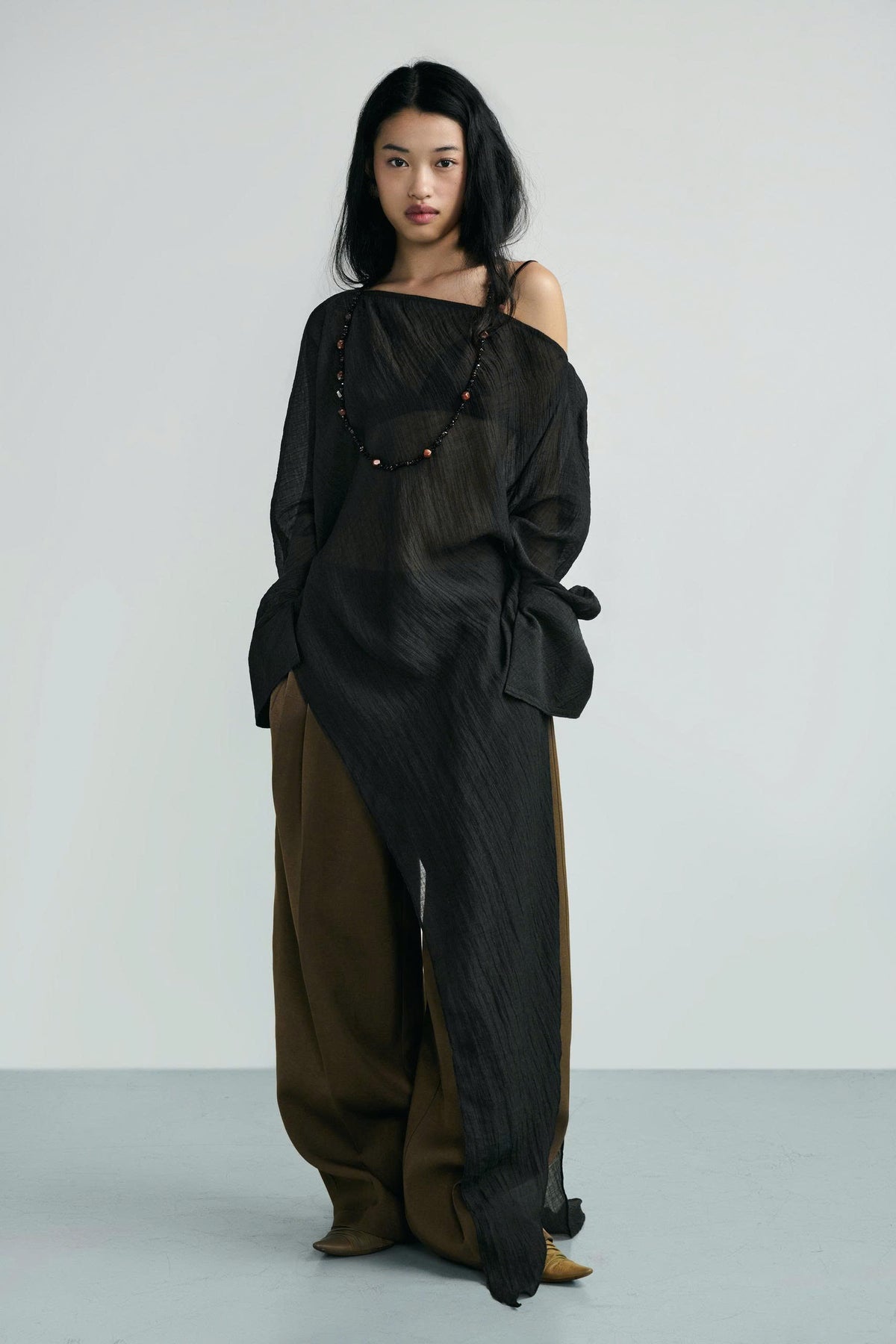 "MỘT CỘT" TOP - BLACK 