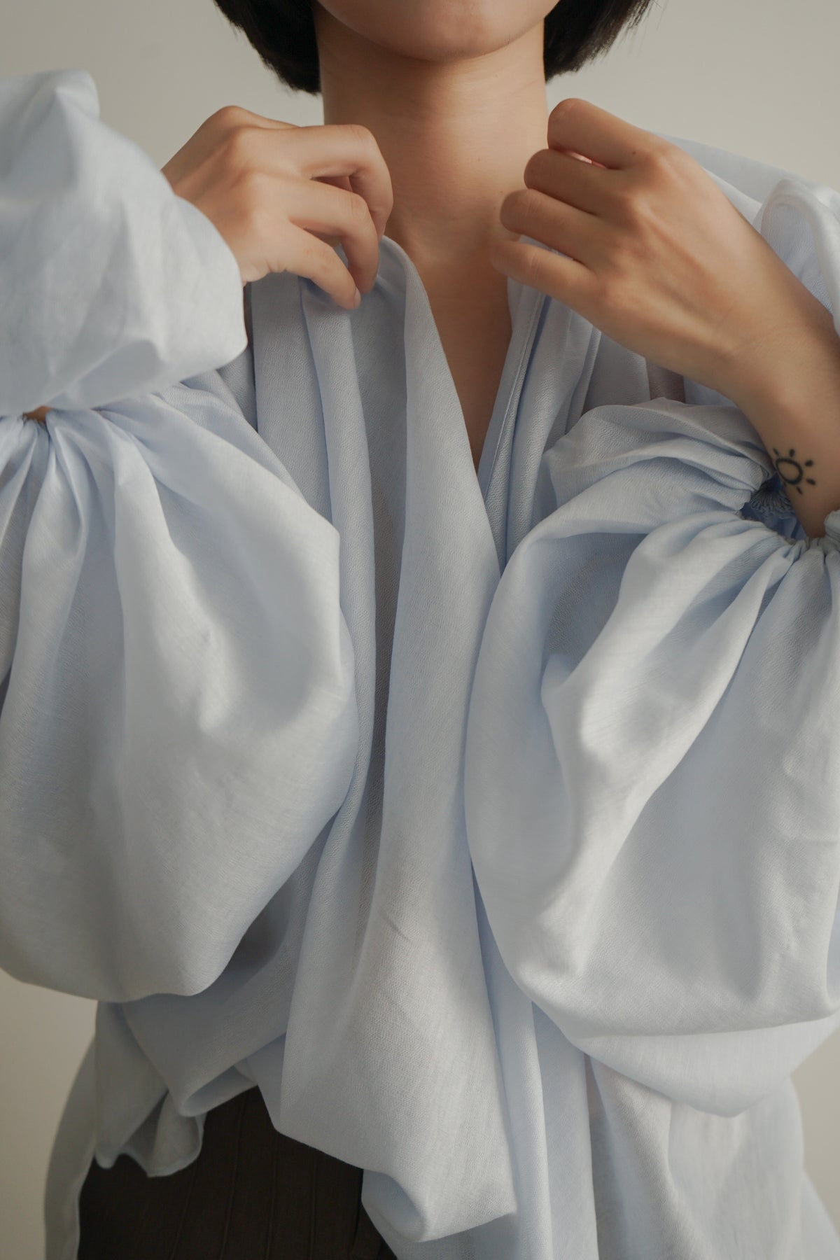 "CON SỨA" BLOUSE - BLUE 