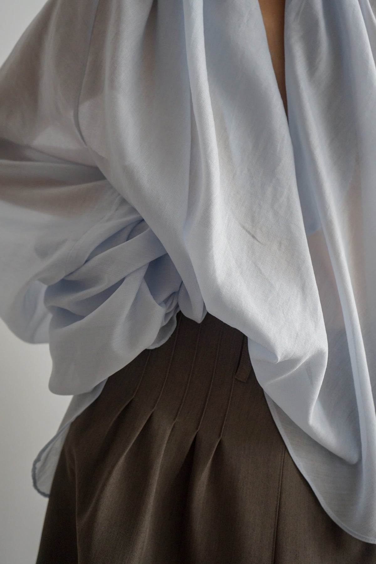 "CON SỨA" BLOUSE - BLUE 