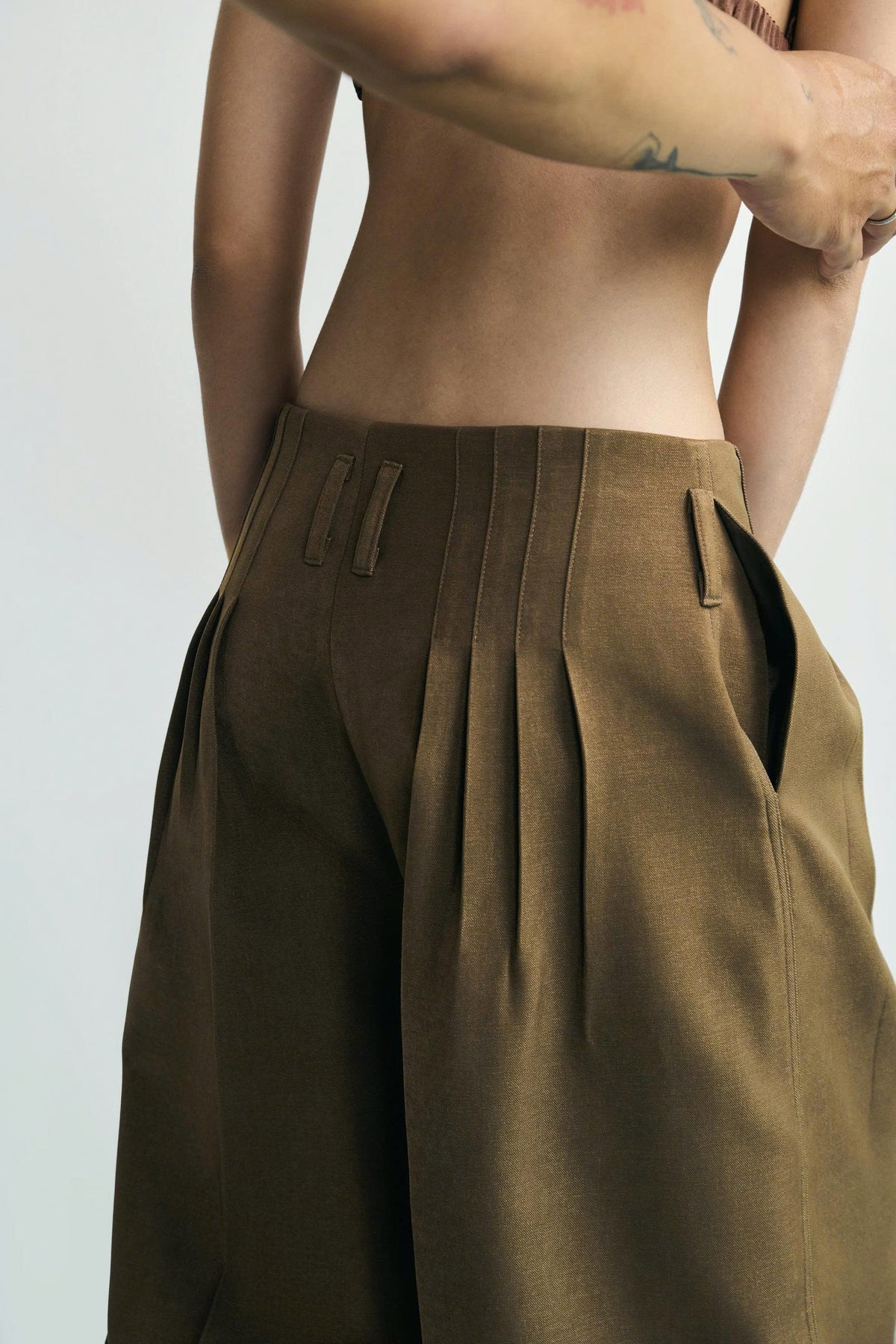 "CONG" PANTS - BROWN