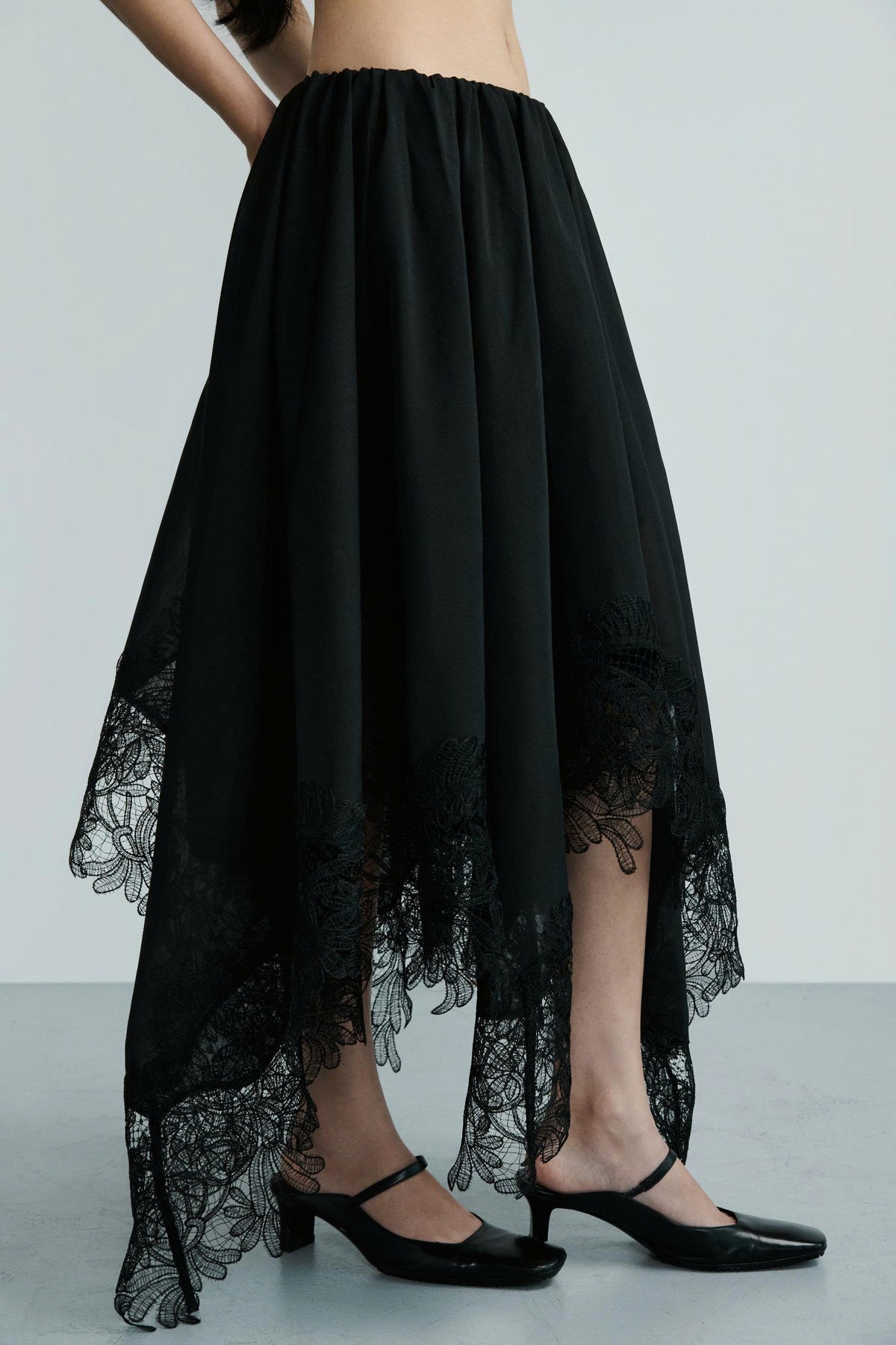 "GIONG KHAN TRAI BAN" SKIRT