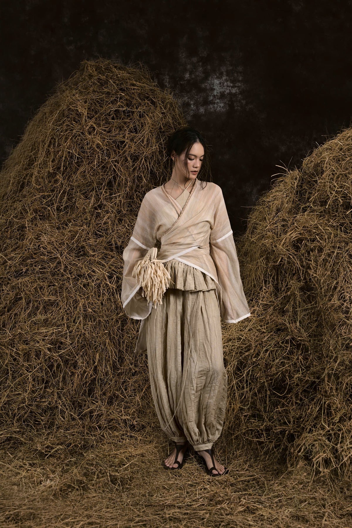 CREAM GIÁP HẠT SILK ROBE