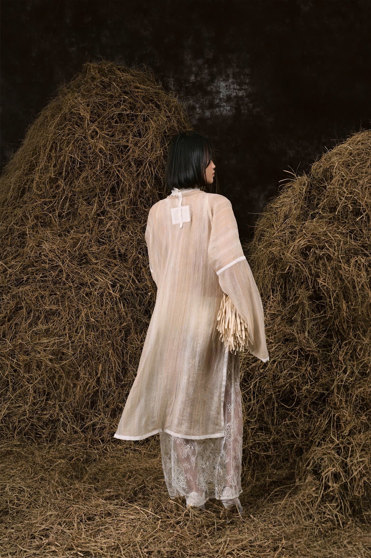 CREAM GIÁP HẠT SILK ROBE