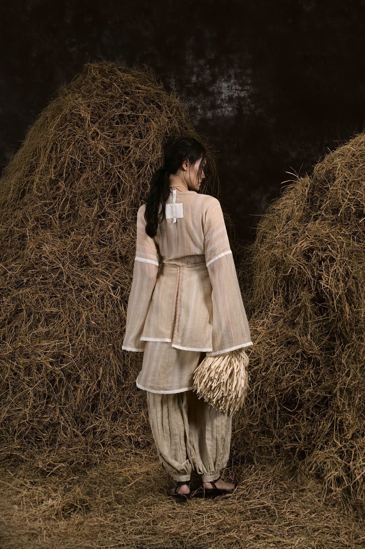 CREAM GIÁP HẠT SILK ROBE