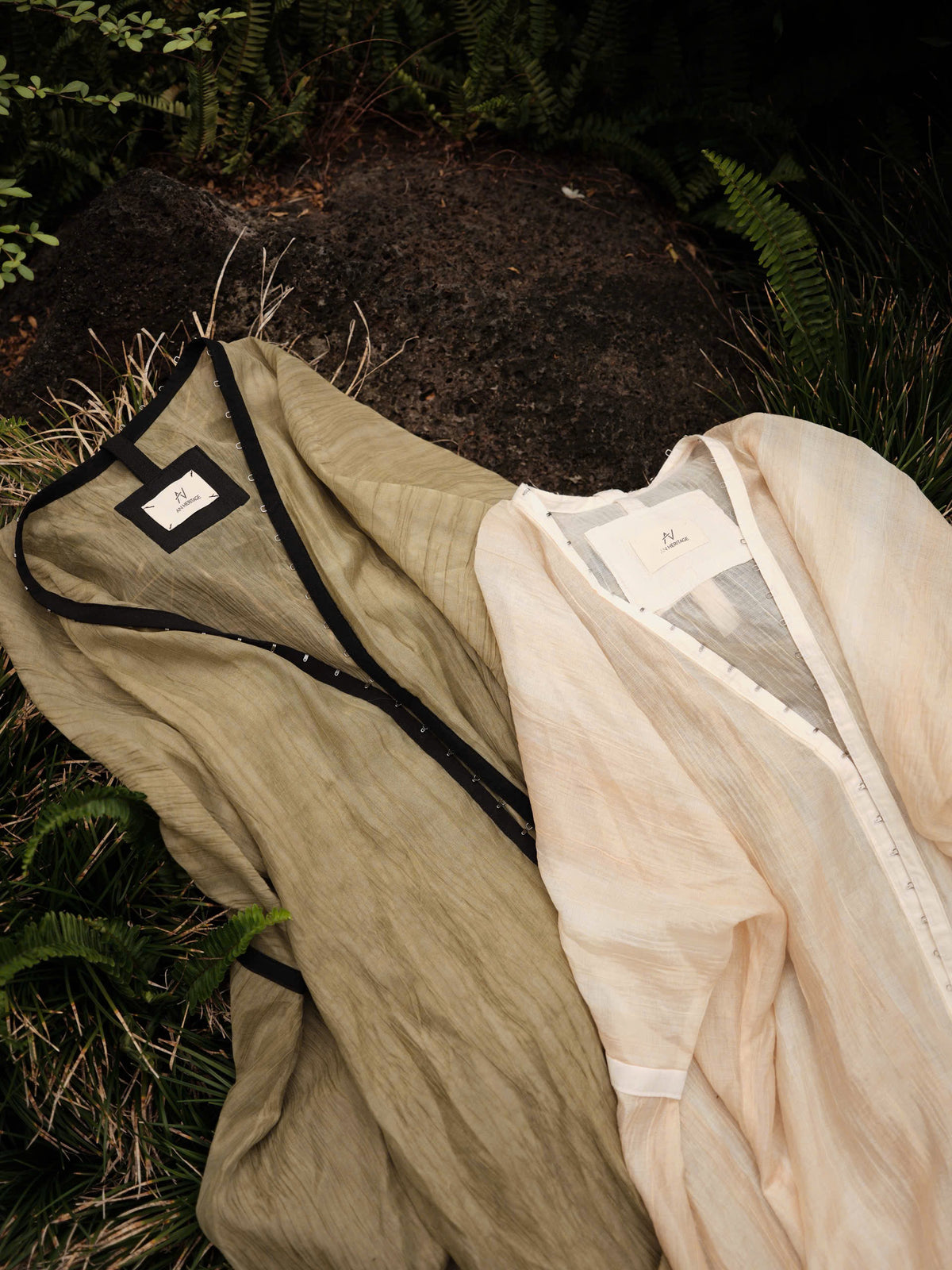 CREAM GIÁP HẠT SILK ROBE