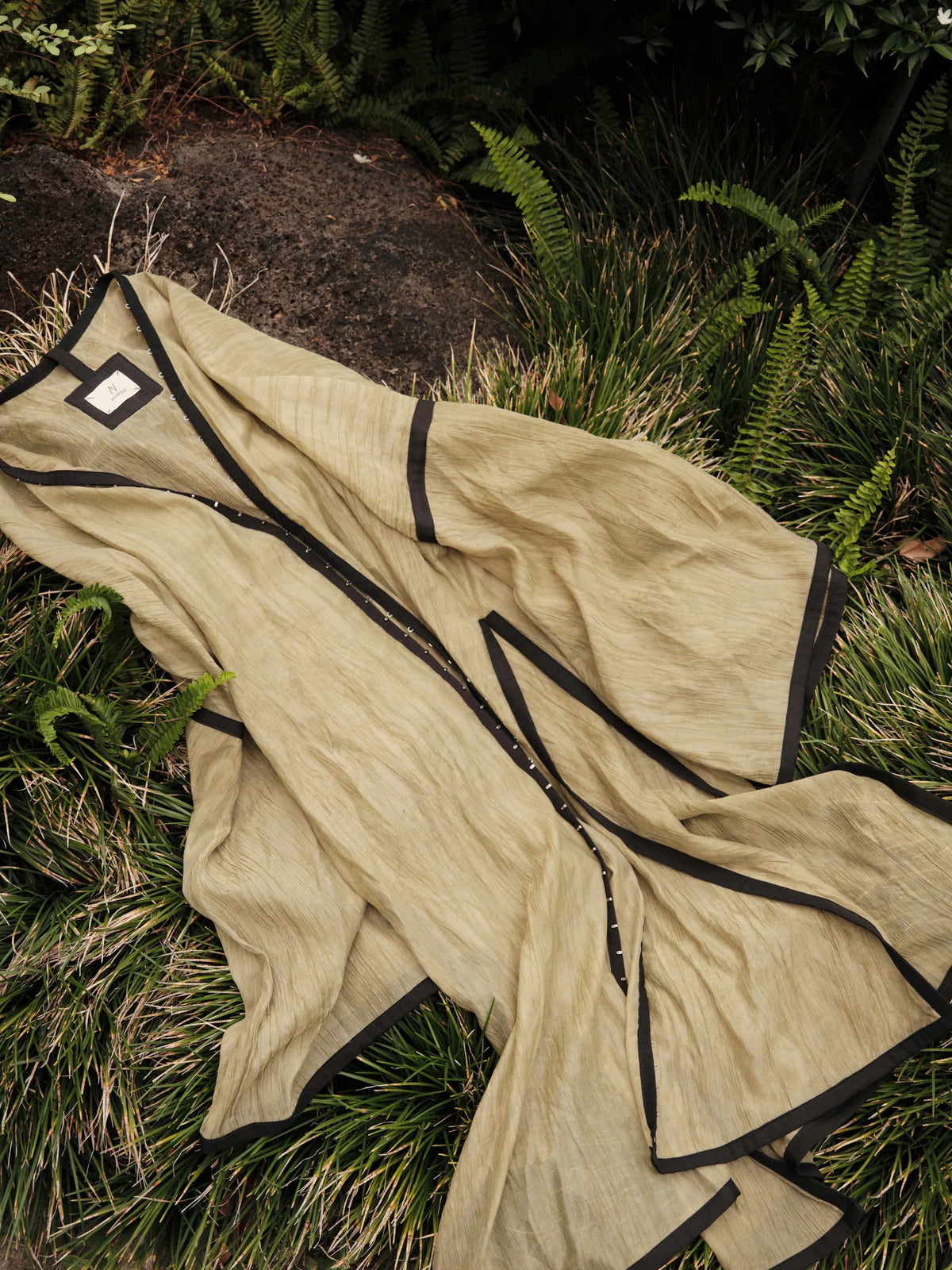 MOSS GIÁP HẠT SILK ROBE