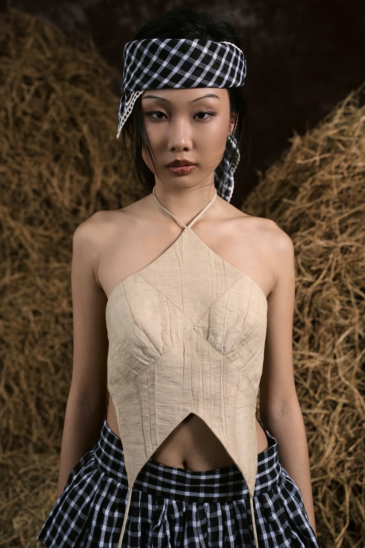 BEIGE DÂN CA LINEN HALTER TOP