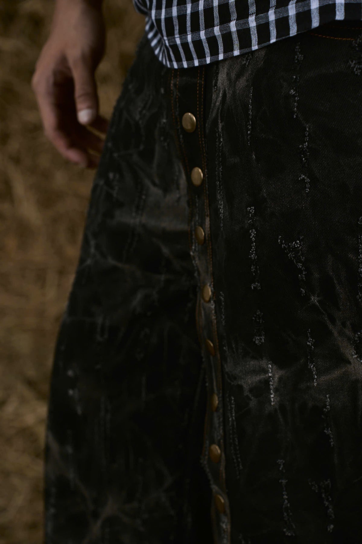 BLACK STRAY JEANS