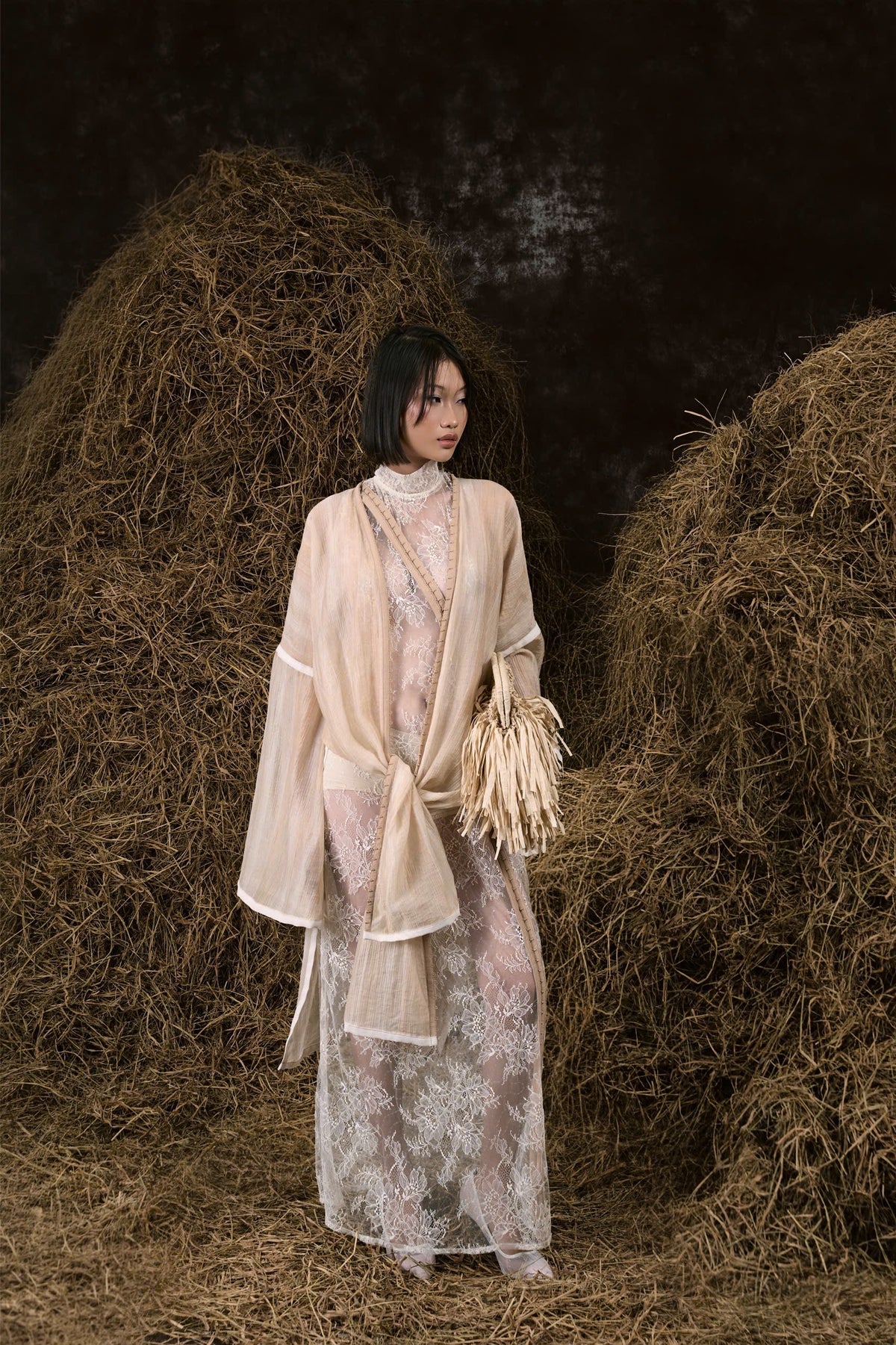 OFF WHITE SỢI NẮNG LACE DRESS