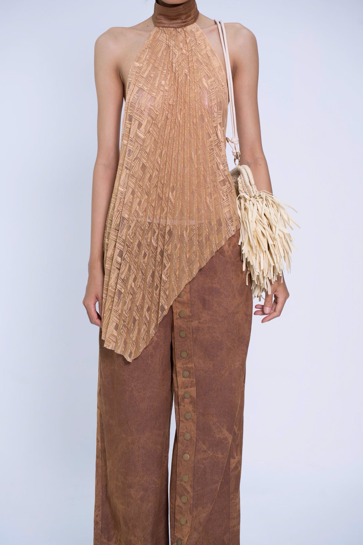 BROWN BA CHÚC PLEATING HALTER TOP