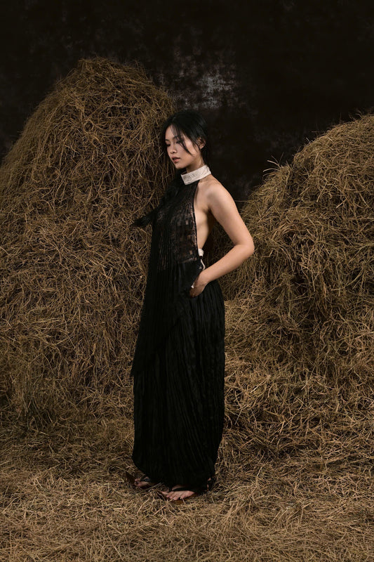 BLACK BA CHÚC PLEATING HALTER TOP