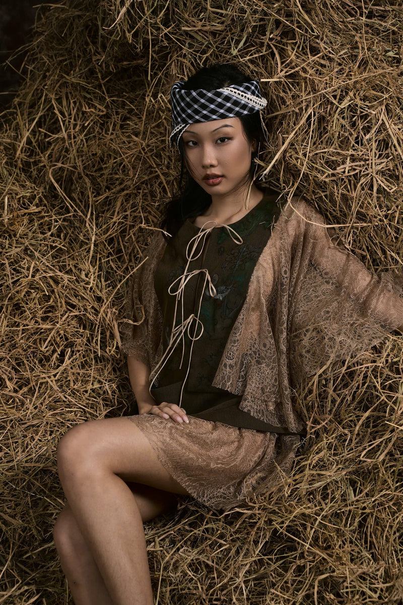 SOÀI CHEK HAND-PAINTED CAPE