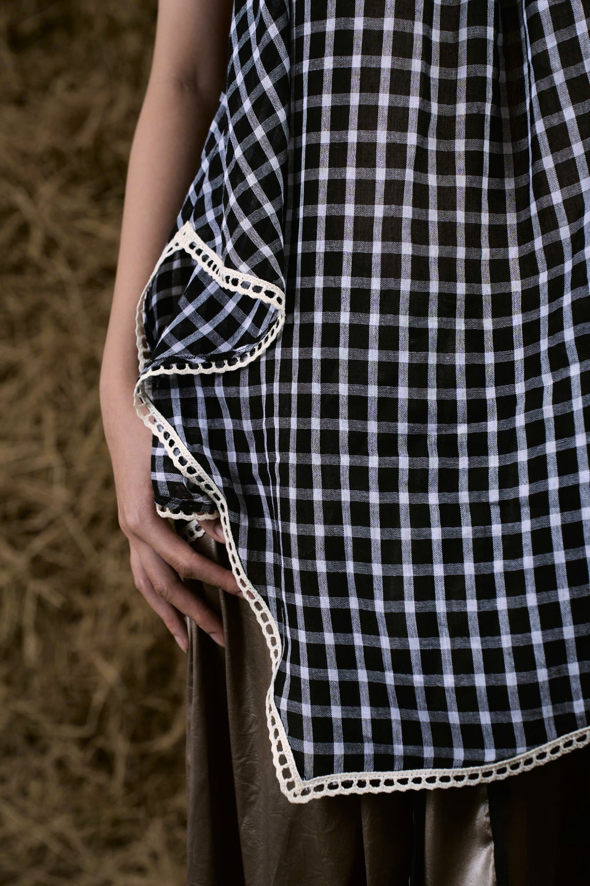 CHAO NGHIÊNG MUSLIN GINGHAM HALTER TOP