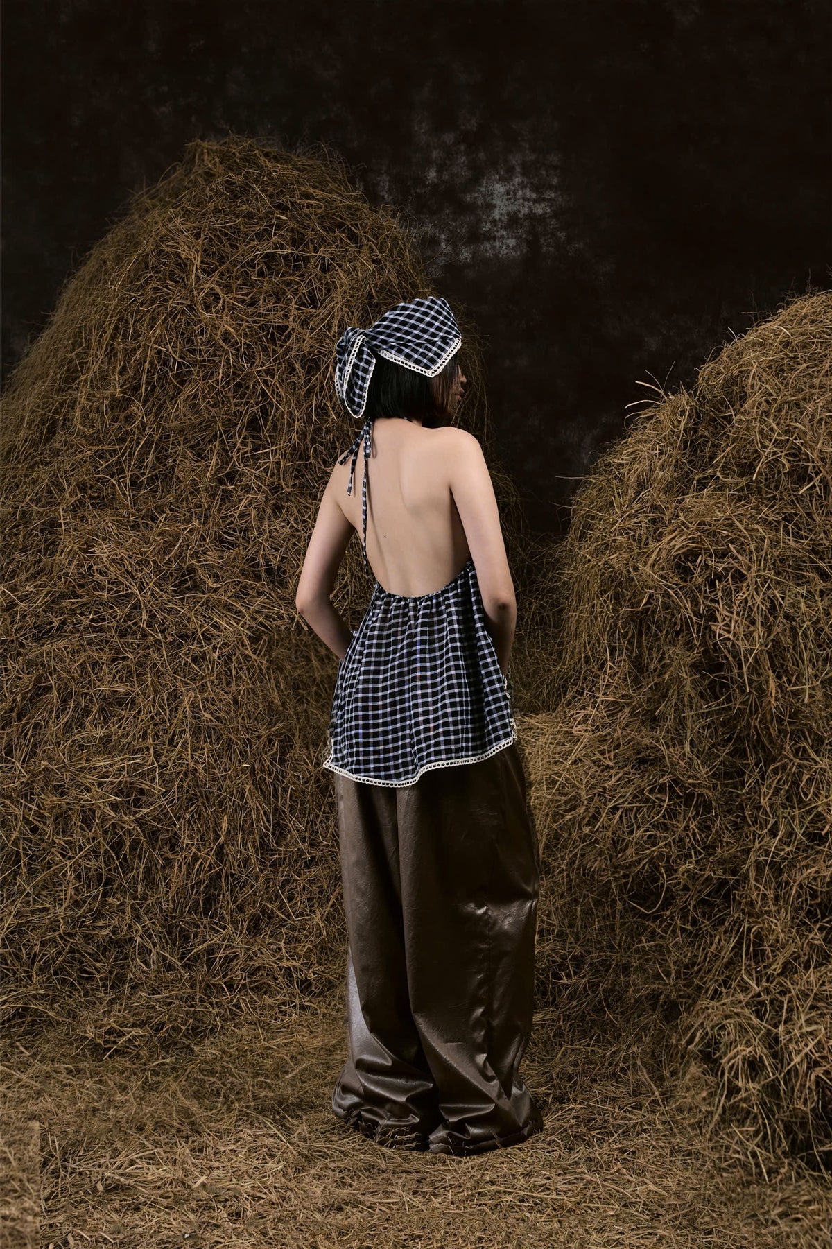 CHAO NGHIÊNG MUSLIN GINGHAM HALTER TOP
