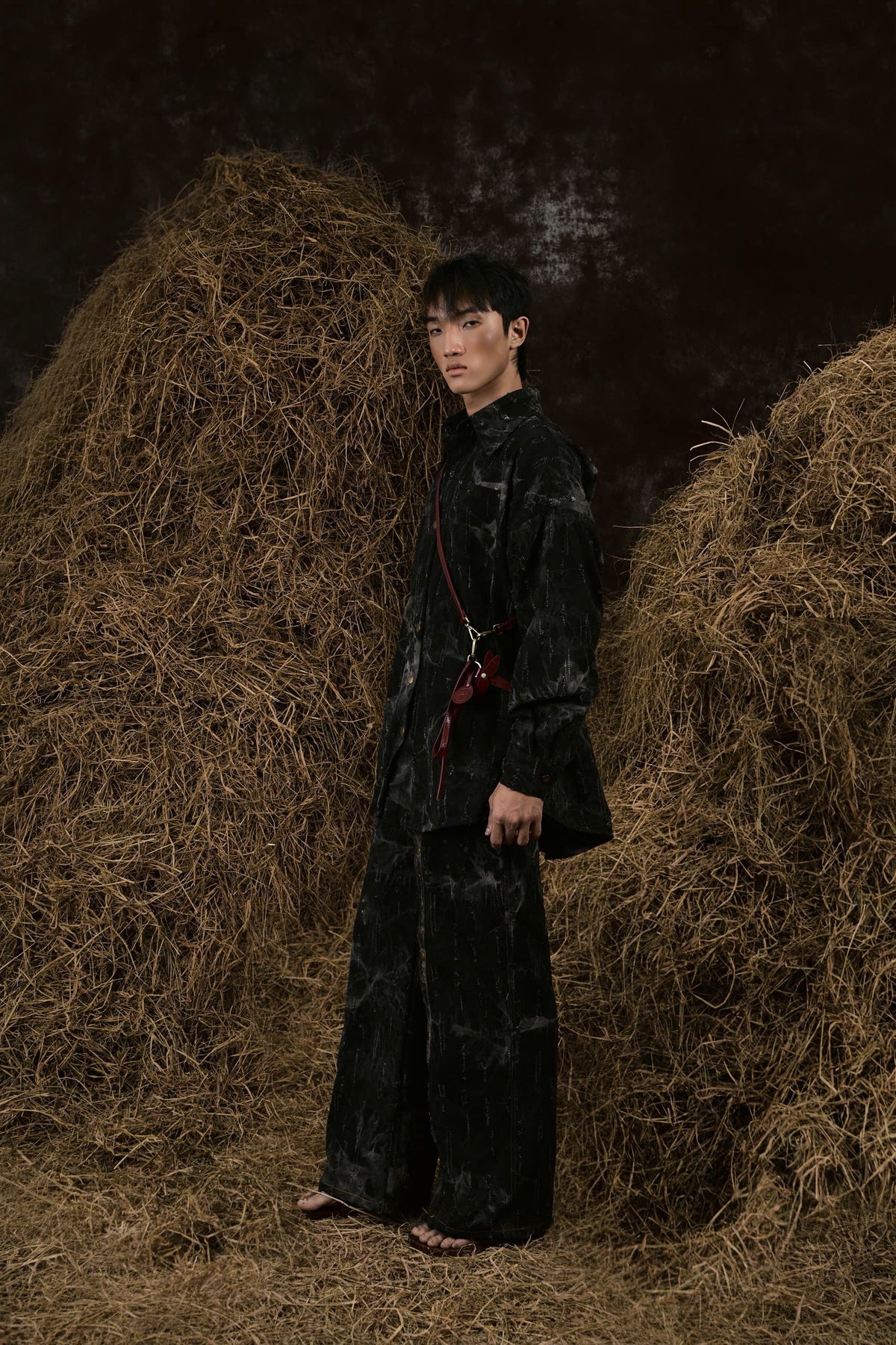 BLACK MÙA GẶT DENIM SHIRT