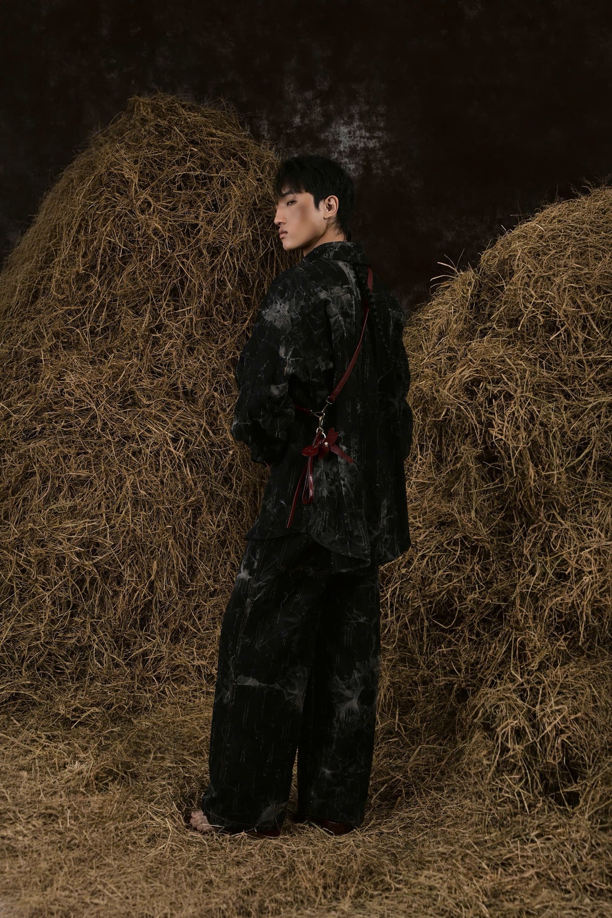 BLACK MÙA GẶT DENIM SHIRT