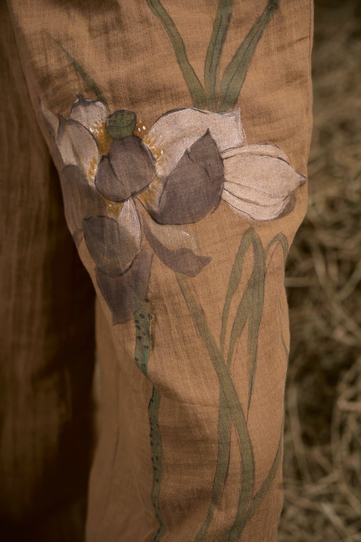 BROWN HIỀN HOÀ MUSLIN HAND-PAINTED PANTS
