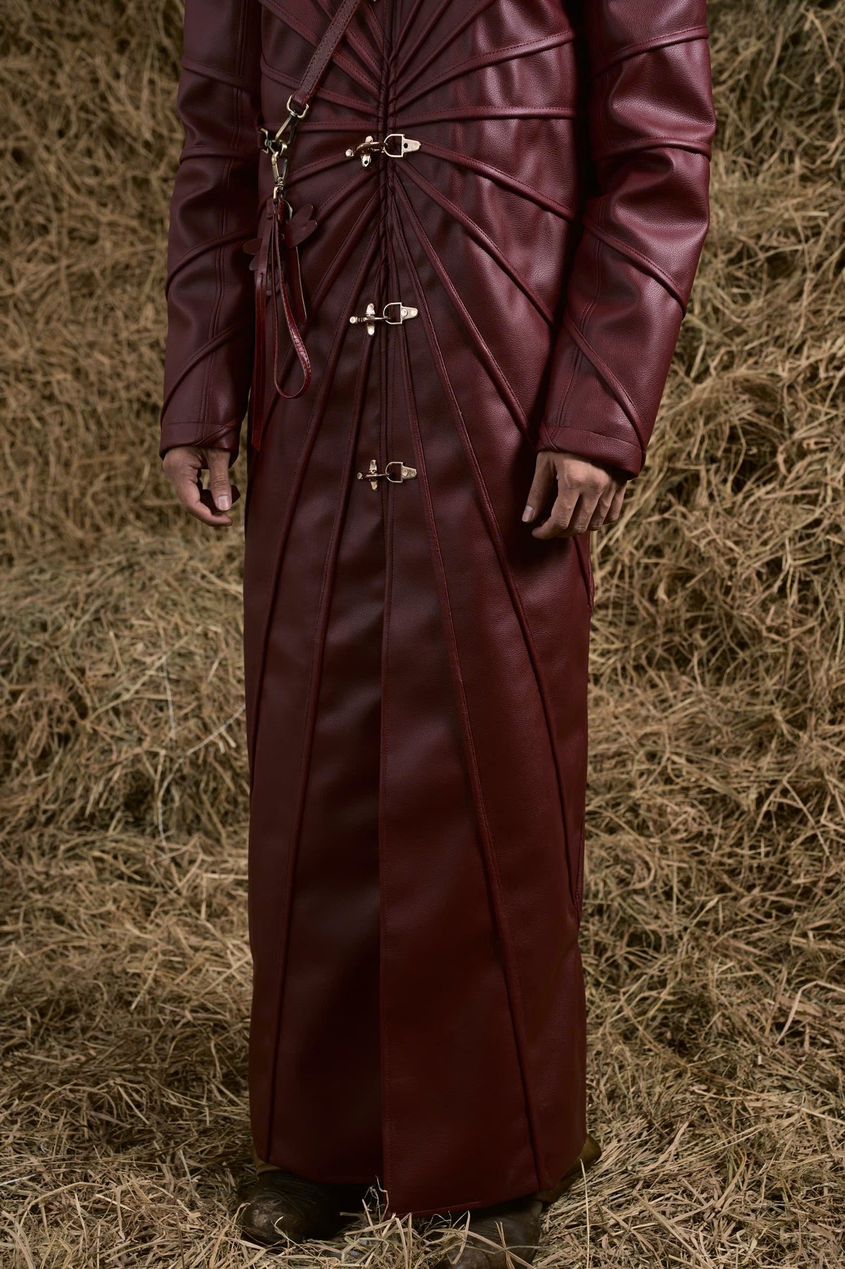 BURGUNDY THẤT SƠN LEATHER LONG COAT
