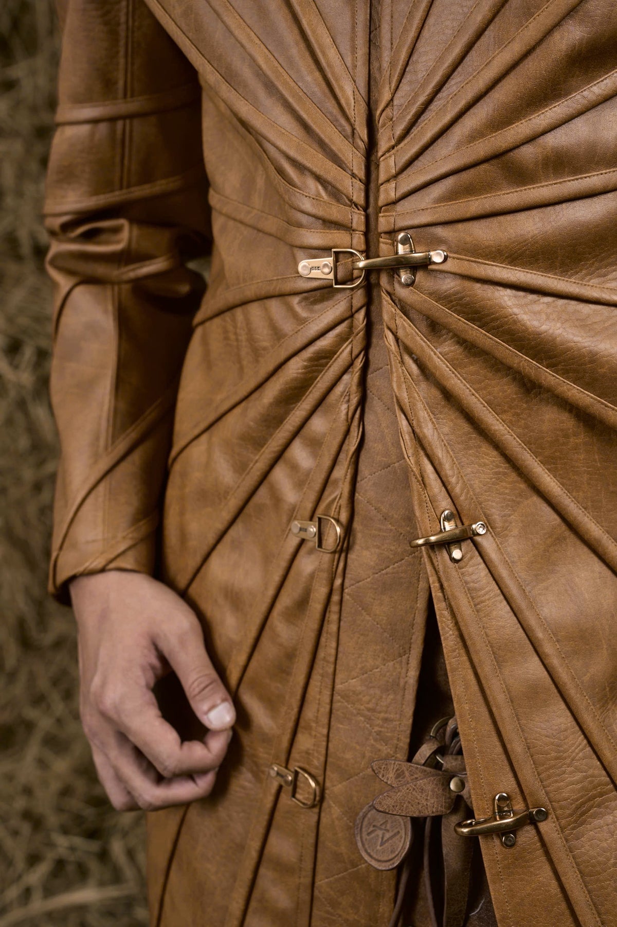 BROWN THẤT SƠN LEATHER LONG COAT