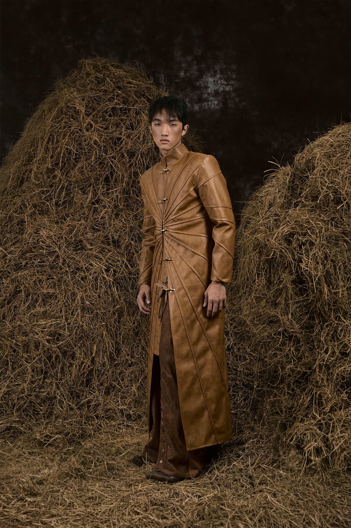 BROWN THẤT SƠN LEATHER LONG COAT