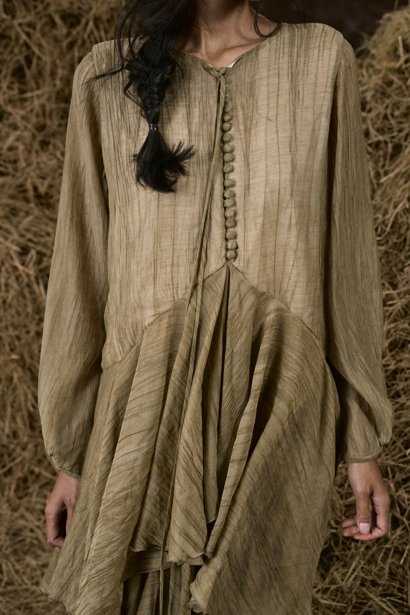 ĐÒNG ĐÒNG SILK V-NECK RUFFLED GOWN