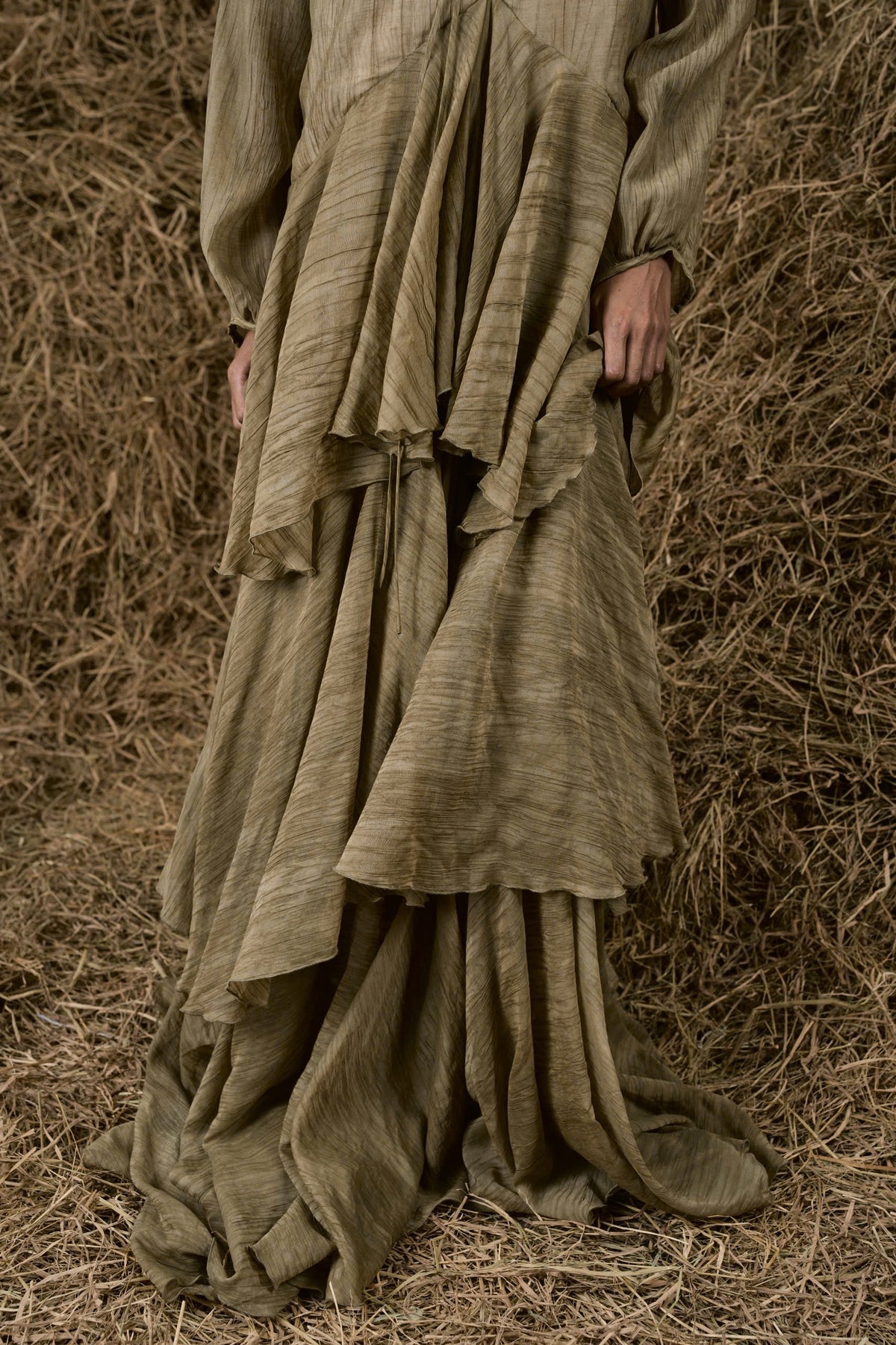 ĐÒNG ĐÒNG SILK V-NECK RUFFLED GOWN