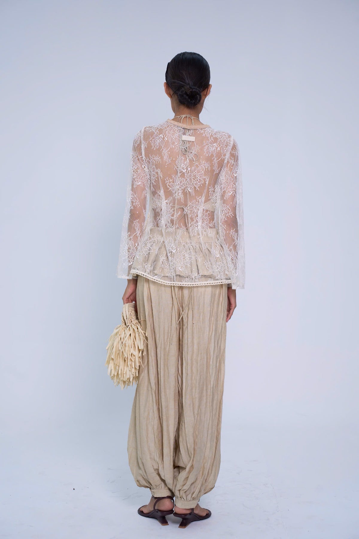 NÀNG NHEN LACE RUFFLED SOUTH VIETNAMMESE PAJAMA