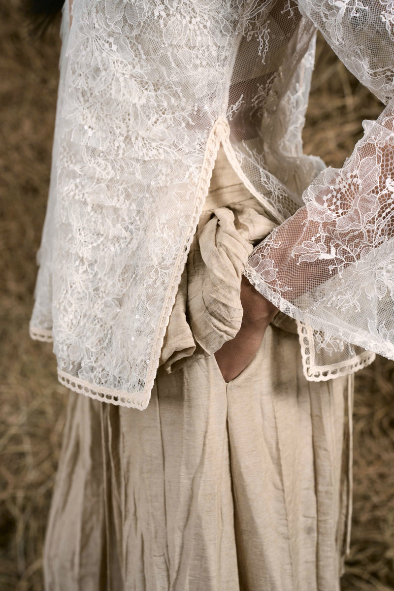 NÀNG NHEN LACE RUFFLED SOUTH VIETNAMMESE PAJAMA