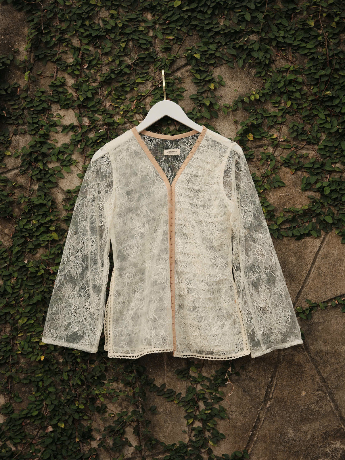NÀNG NHEN LACE RUFFLED SOUTH VIETNAMMESE PAJAMA