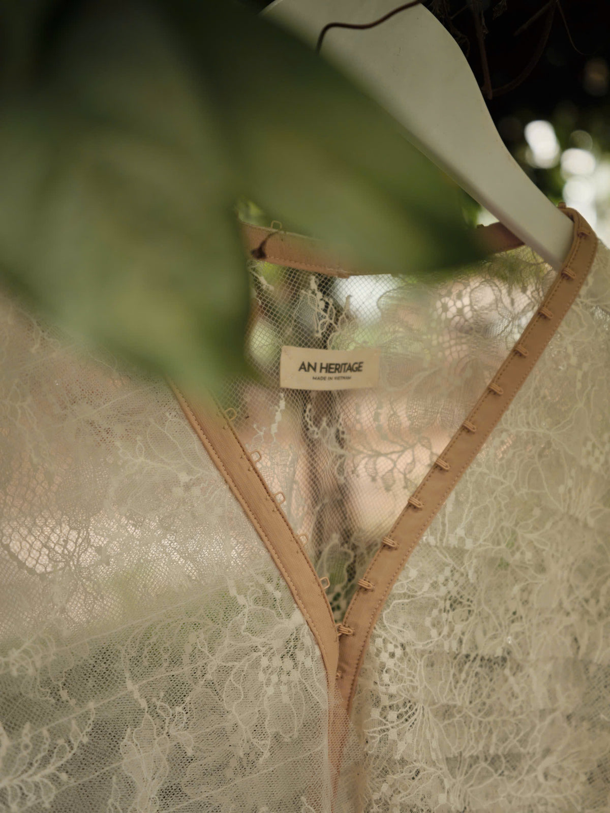 NÀNG NHEN LACE RUFFLED SOUTH VIETNAMMESE PAJAMA