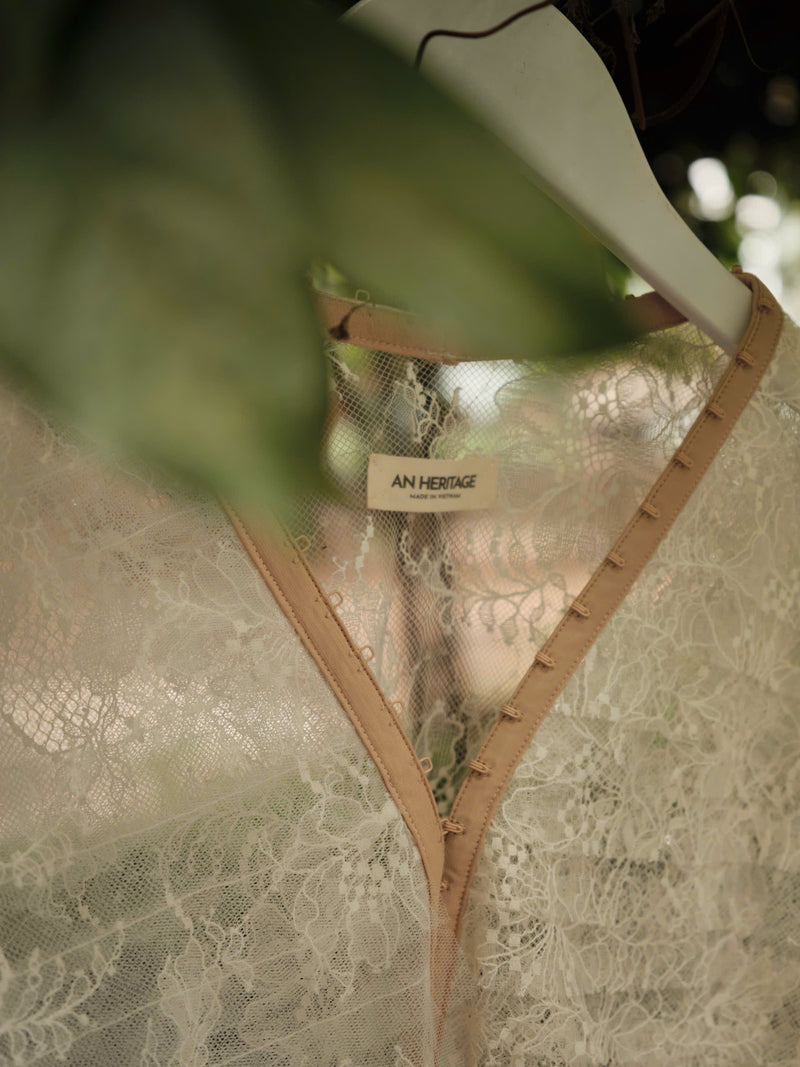 NÀNG NHEN LACE RUFFLED SOUTH VIETNAMMESE PAJAMA