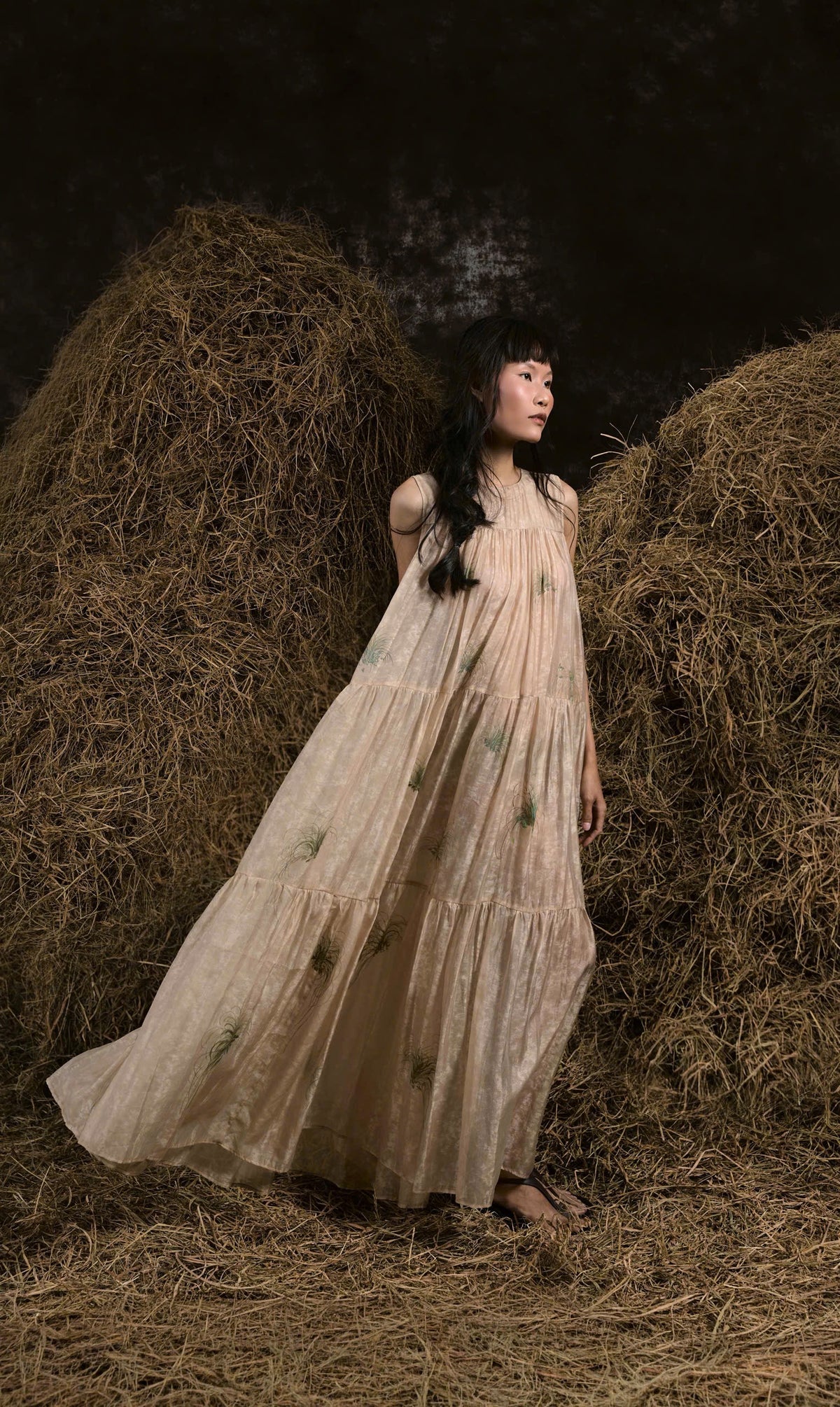 TRẢNG CỎ ORGANZA HAND-PAINTED RUFFLED DRESS