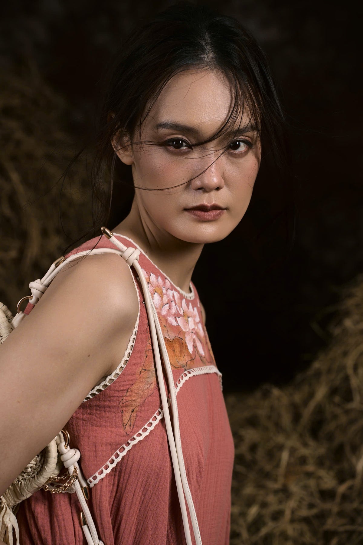 SALMON BẠT NGÀN MUSLIN HAND-PAINTED GOWN