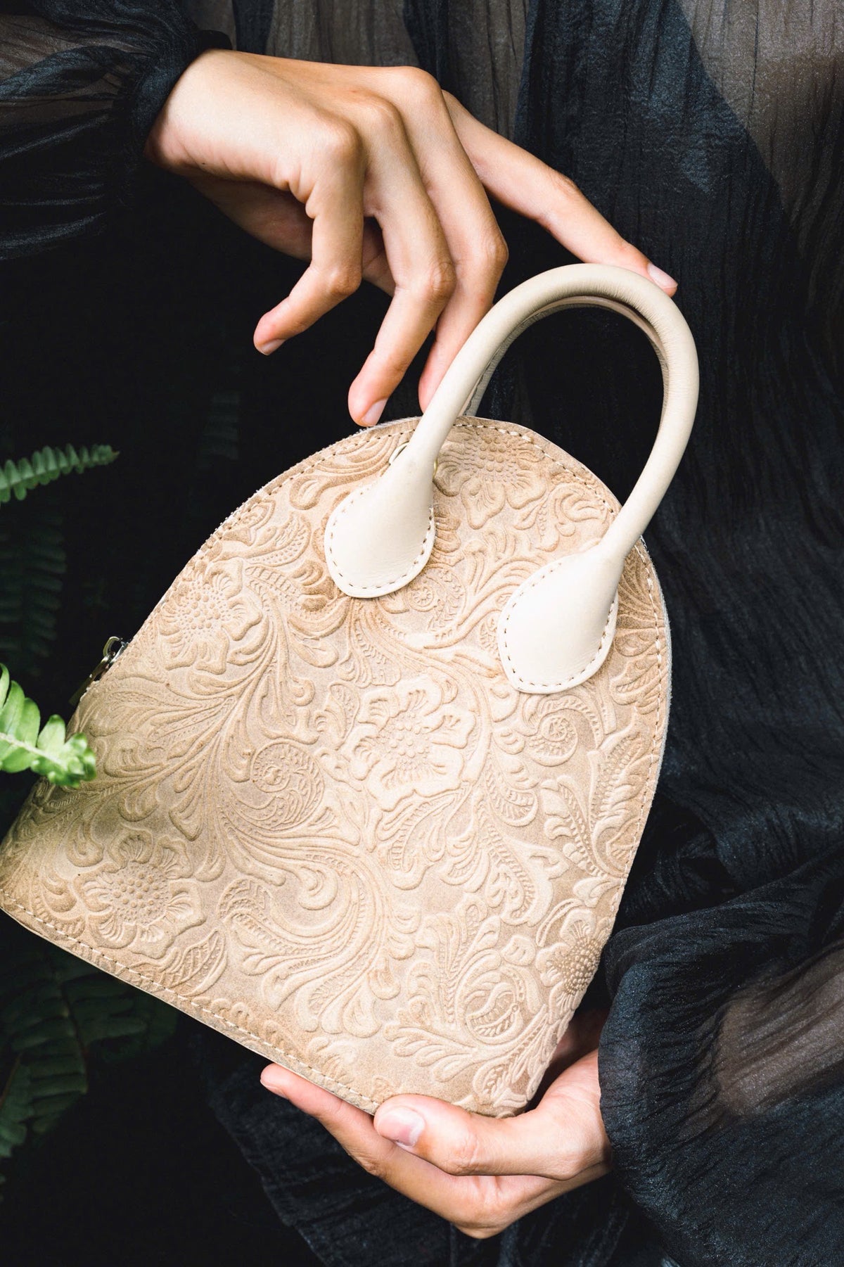 Beige Lò Gạch Engraved Leather Bag