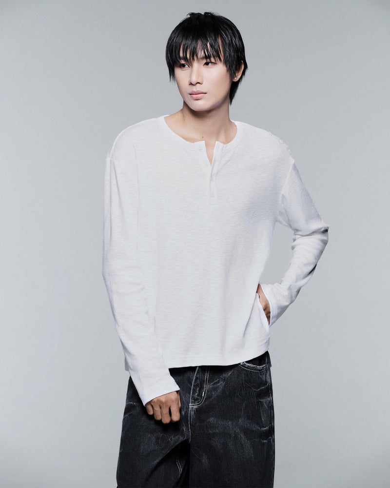 HENLEY SHOULDER BUTTON LONGSLEEVE V2 ( RICE WHITE )