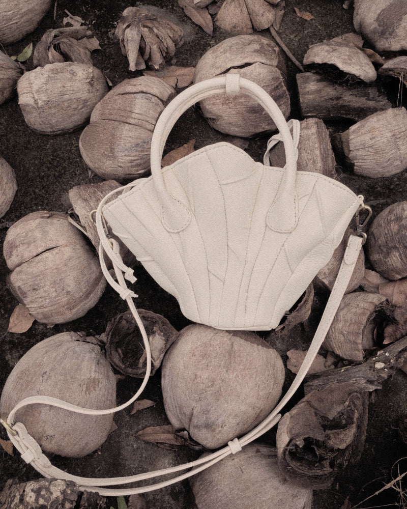 WHITE DRIED LOTUS LEAVES LEATHER BAG - PM