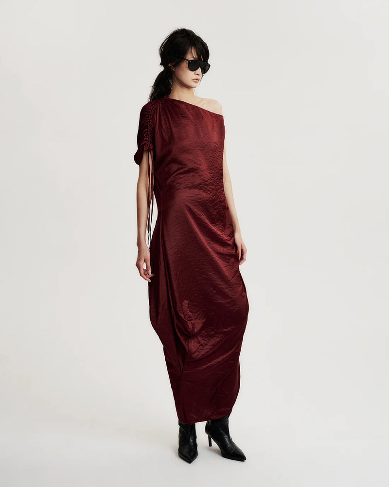 BLACK PLUM RUTCHED SILK DRESS IN RED BORDEAUX