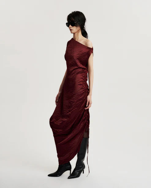 BLACK PLUM RUTCHED SILK DRESS IN RED BORDEAUX