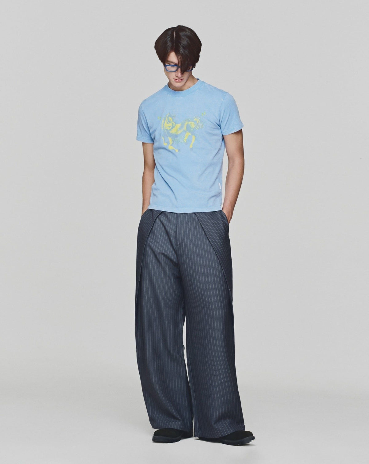 CLOUDY BLUE ALPHA HORSE TEE